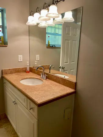 $2,200 | 101 North Lakeside Drive, Unit 1, Lake Worth Beach, FL 33460