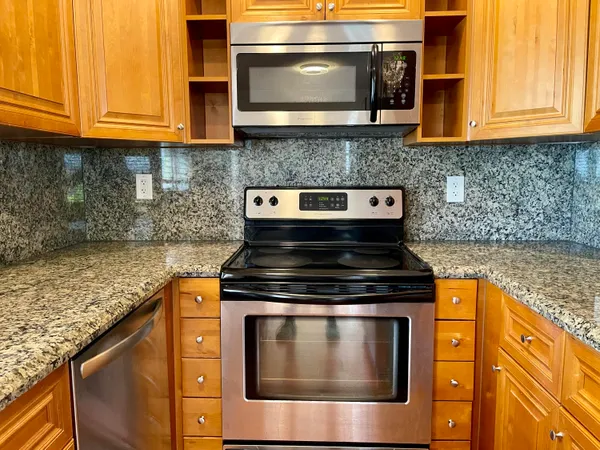 $2,200 | 101 North Lakeside Drive, Unit 1, Lake Worth Beach, FL 33460