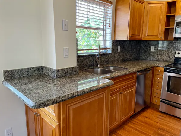 $2,200 | 101 North Lakeside Drive, Unit 1, Lake Worth Beach, FL 33460