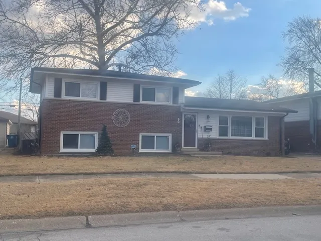 $289,000 | 90 Peyton Drive, Chicago Heights, IL 60411