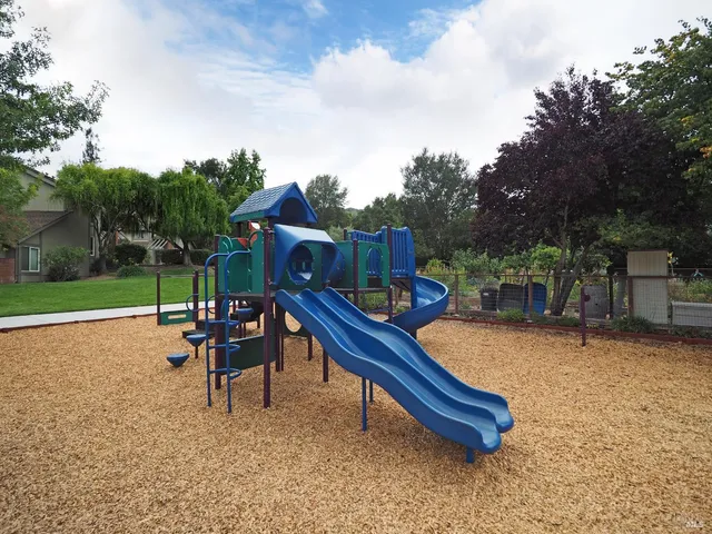 $580,000 | 3113 Luna Court, Santa Rosa, CA 95405