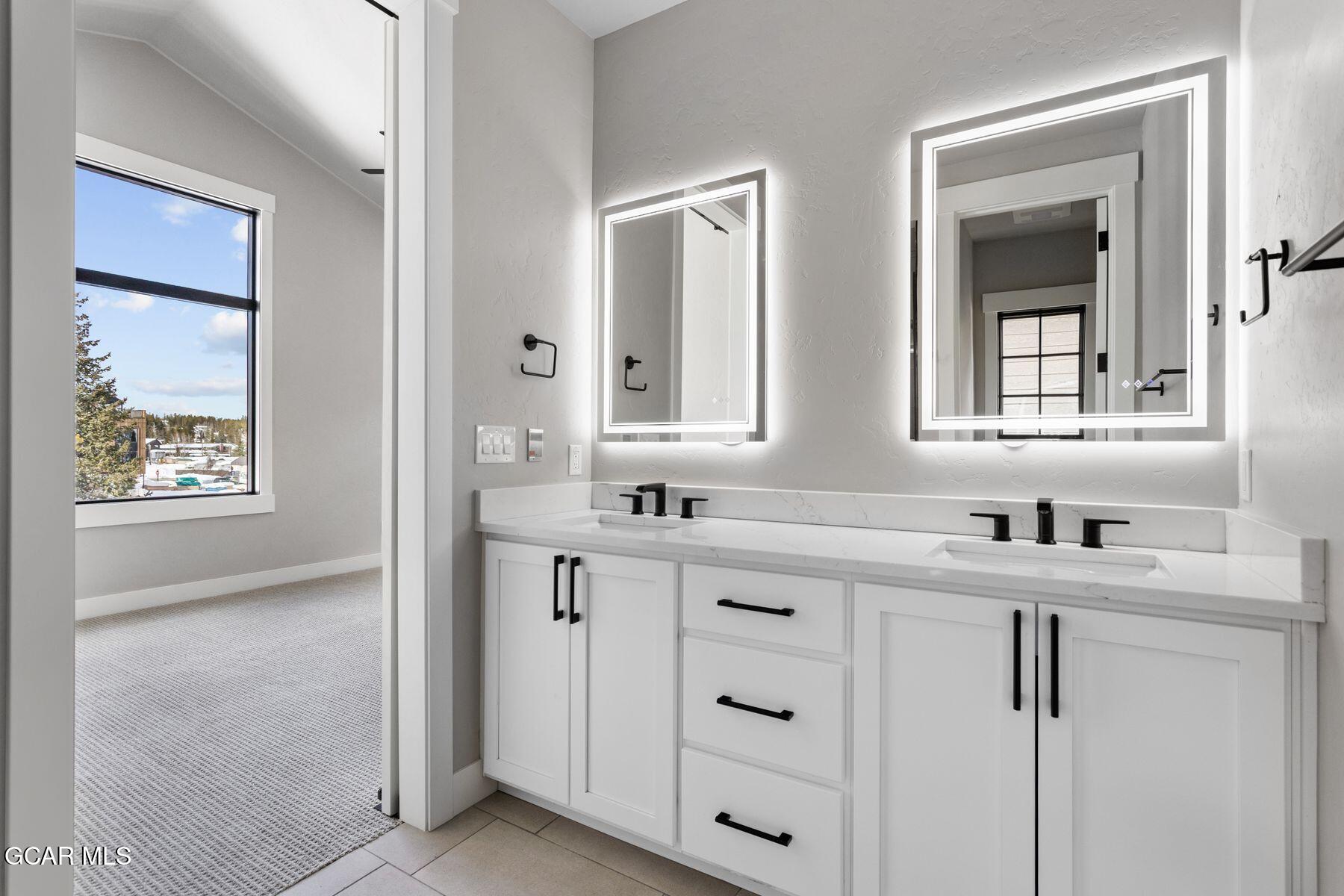 54 Ski Idlewild Road Winter Park, CO 80482 - Photo 20 of 46 Primary Bedroom Suite