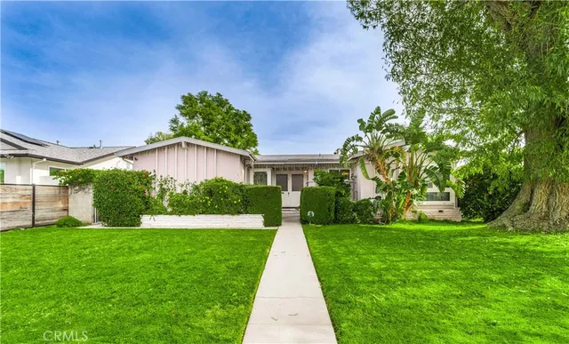$938,000 | 6922 Woodlake Avenue, West Hills, CA 91307