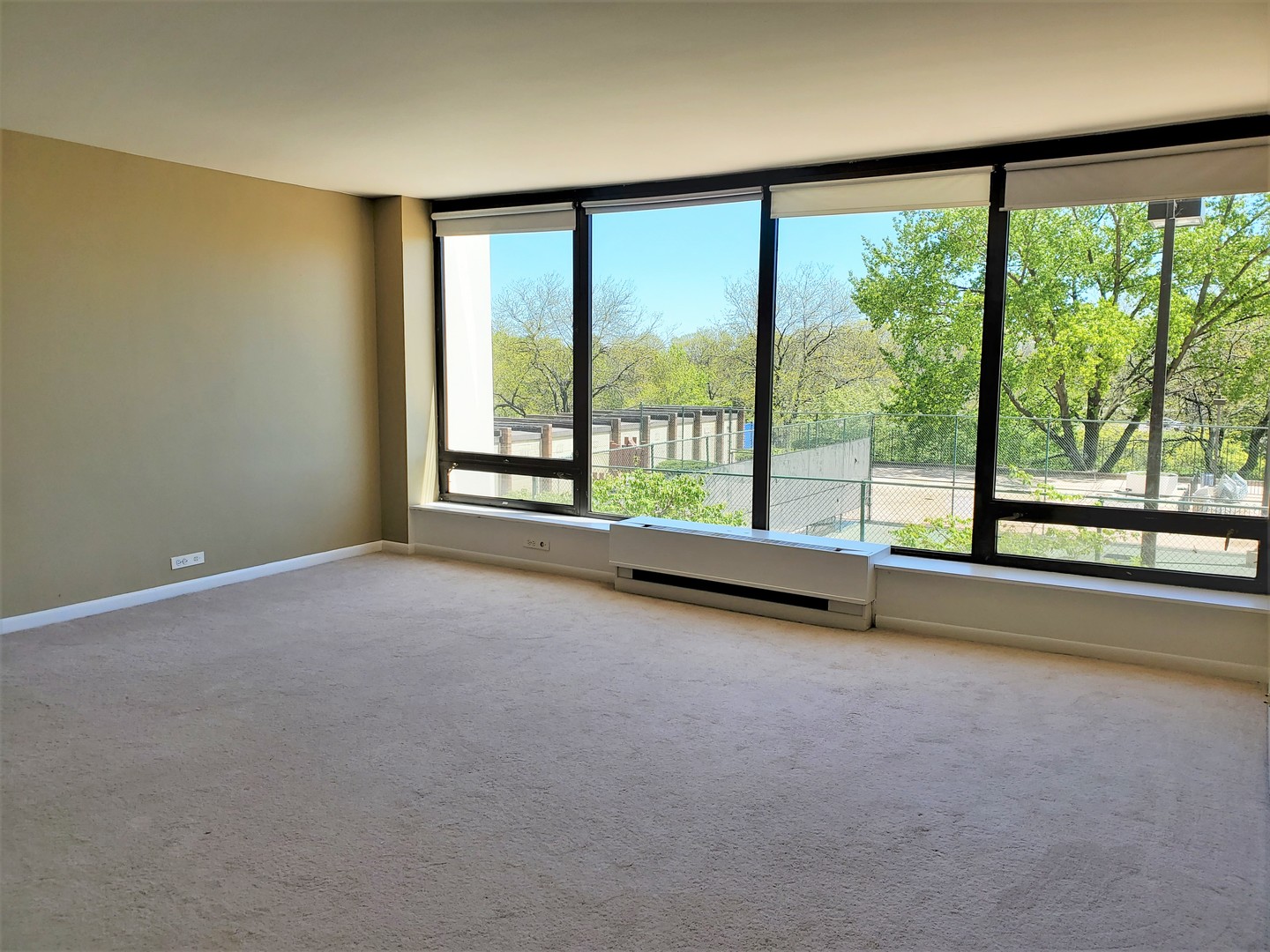 5445 North Sheridan Road, Unit 406 Chicago, IL 60640 - Photo 2 of 16