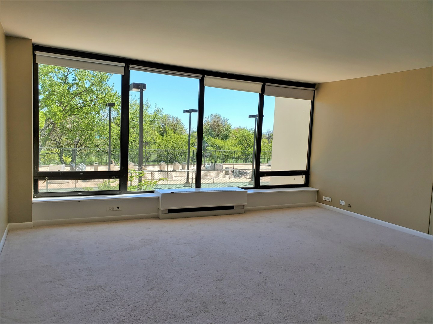 5445 North Sheridan Road, Unit 406 Chicago, IL 60640 - Photo 3 of 16