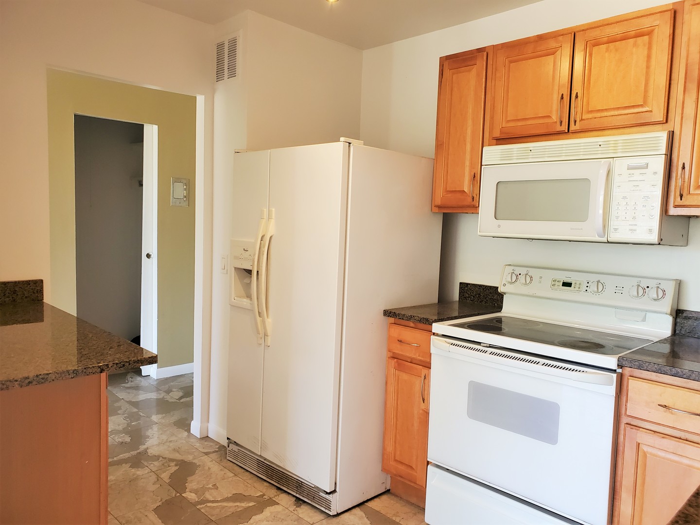 5445 North Sheridan Road, Unit 406 Chicago, IL 60640 - Photo 5 of 16