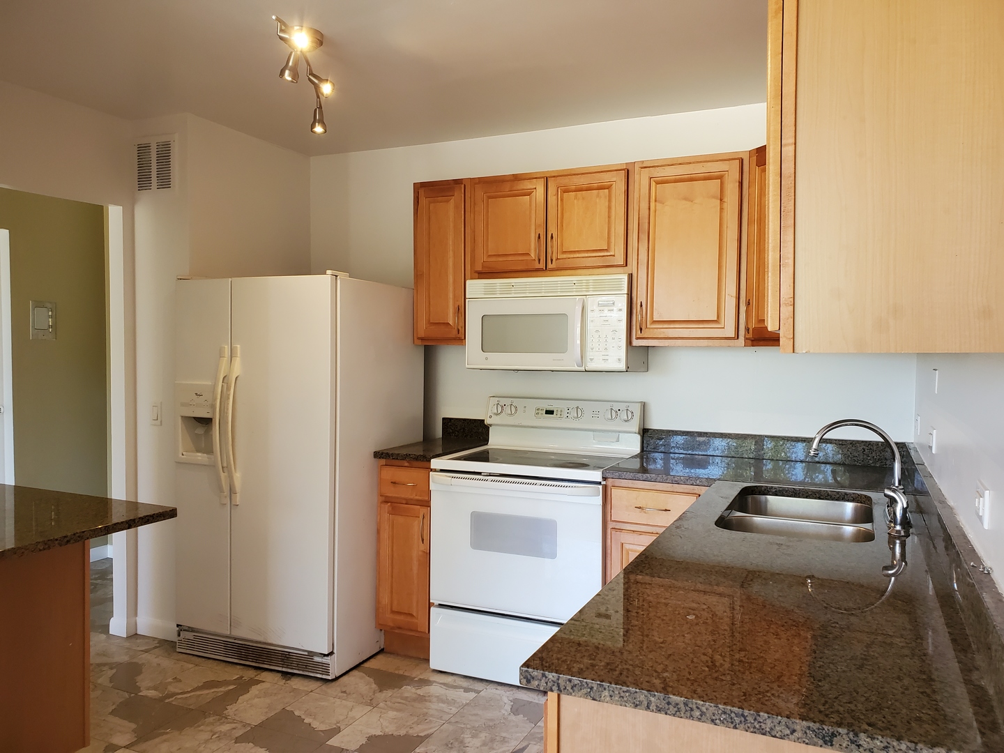 5445 North Sheridan Road, Unit 406 Chicago, IL 60640 - Photo 7 of 16