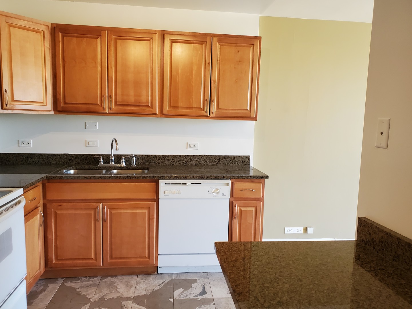 5445 North Sheridan Road, Unit 406 Chicago, IL 60640 - Photo 8 of 16