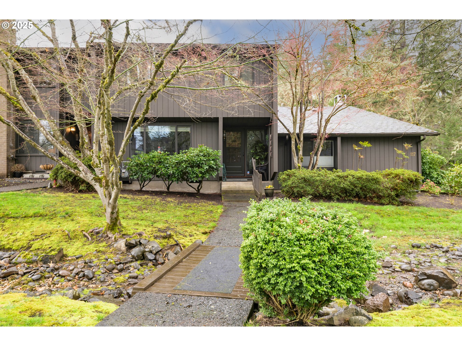 113 Westbrook Way Eugene, OR 97405 - Photo 3 of 37