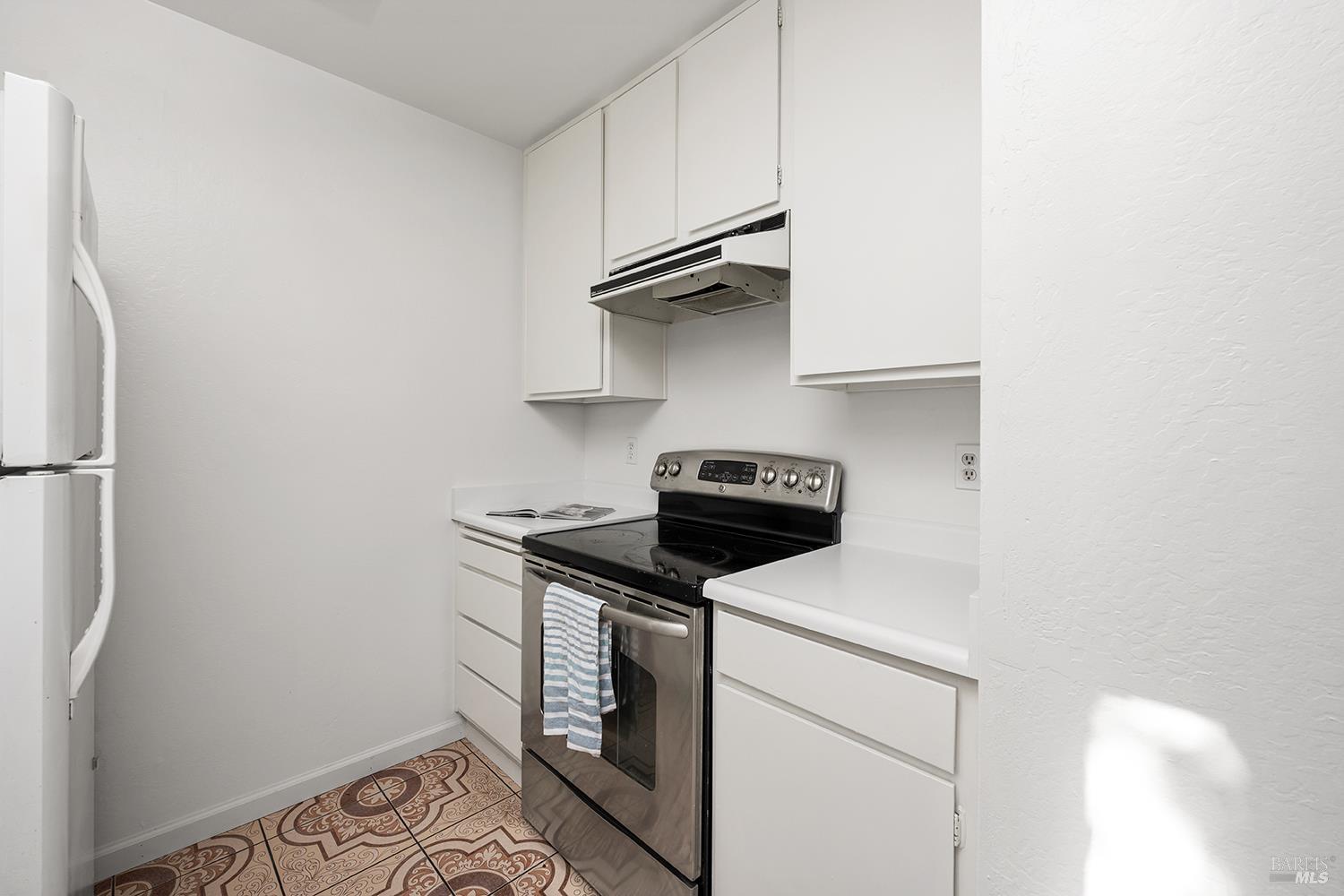 2123 West Steele Lane Santa Rosa, CA 95403 - Photo 9 of 27