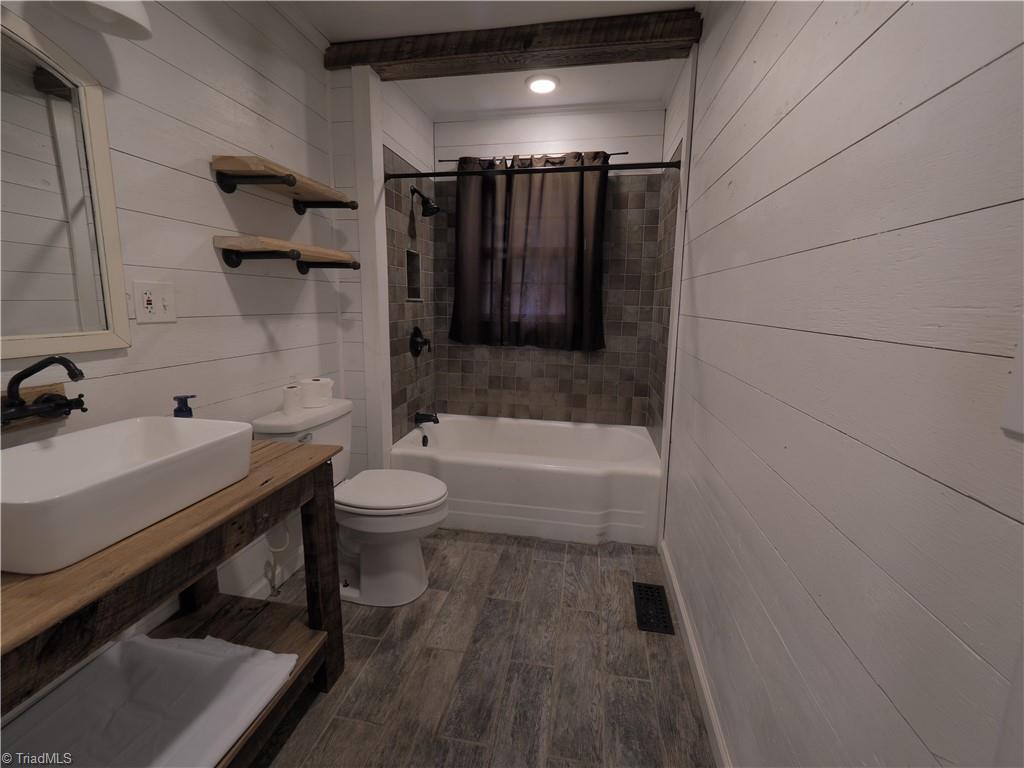 4141 Siloam Road Dobson, NC 27017 - Photo 17 of 38 Gallery Image 17