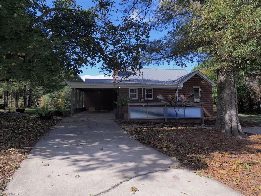 4141 Siloam Road Dobson, NC 27017 - Photo 5 of 38 Gallery Image 5