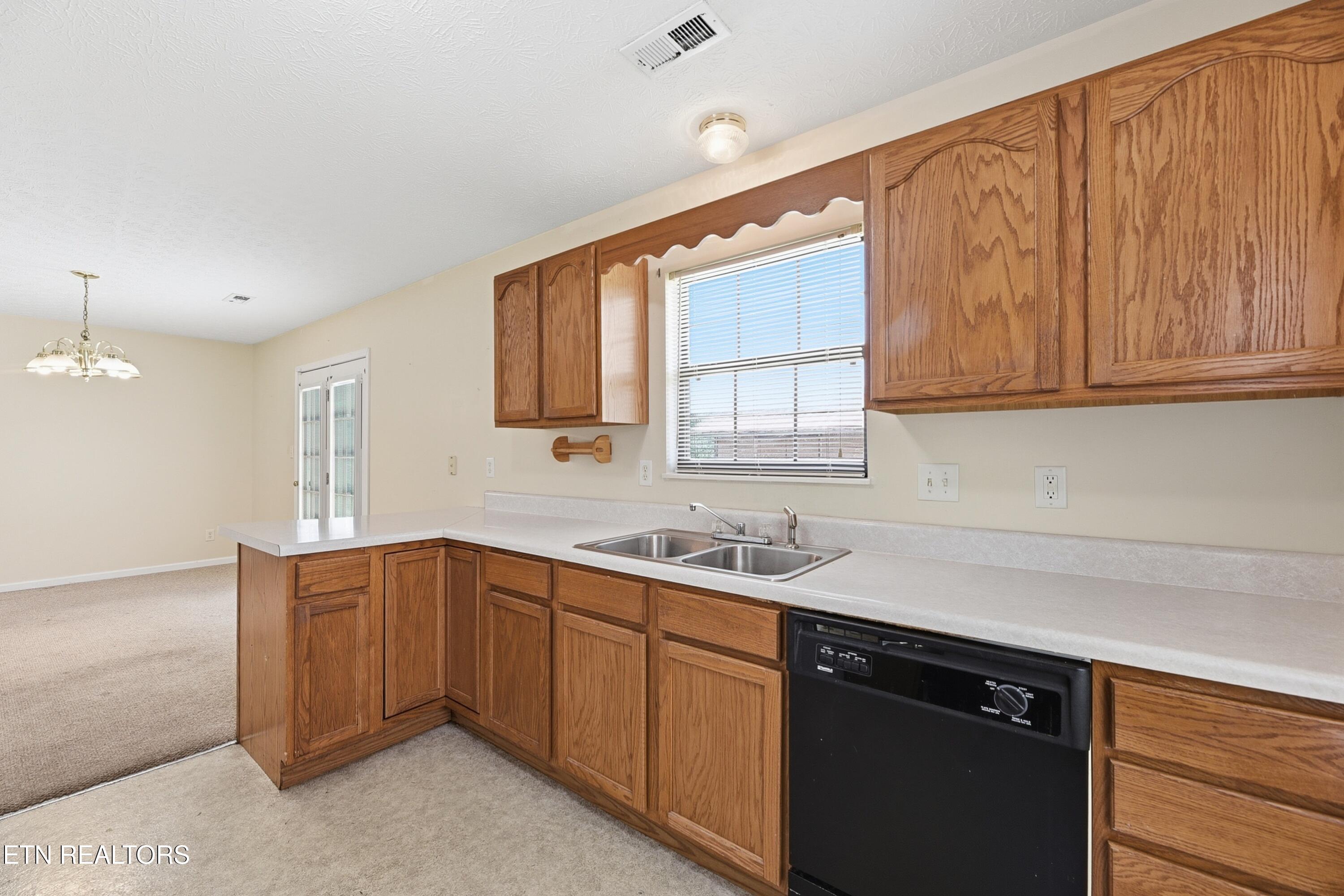 8039 Florence Gardens Road Knoxville, TN 37938 - Photo 12 of 28 Kitchen