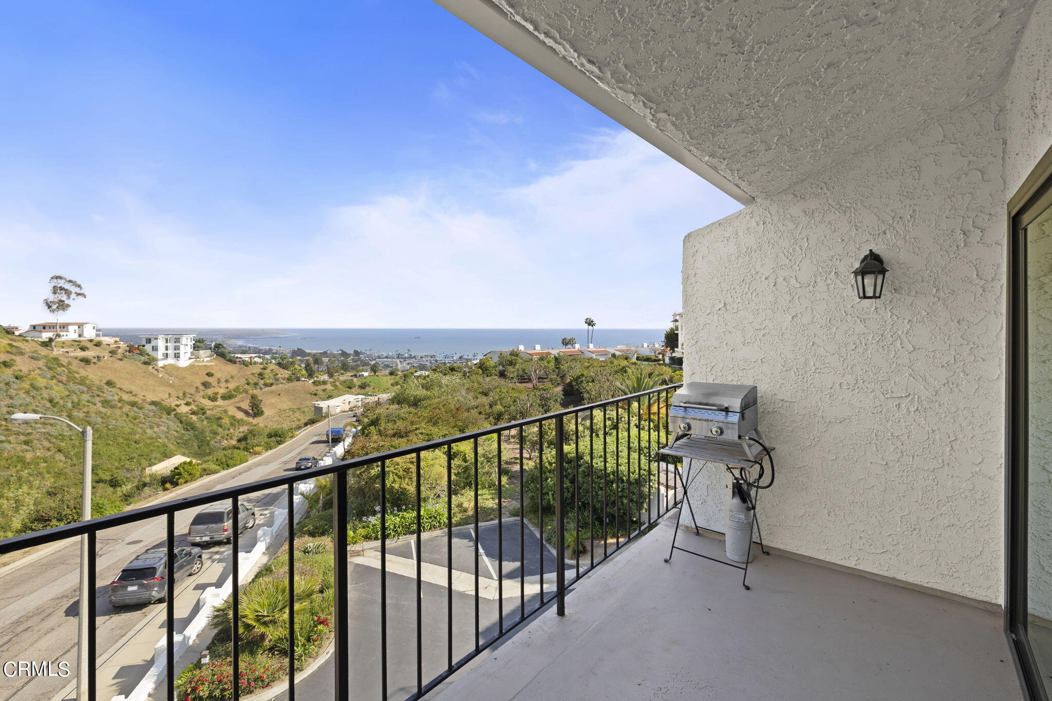 940 Vallecito Drive Ventura, CA 93001 - Photo 19 of 42 a view of balcony with city