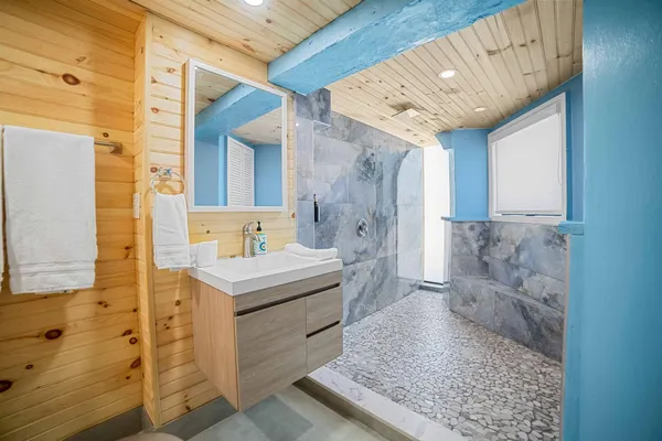 $3,899,000 | 1557 Long Beach Drive, Big Pine Key, FL 33043