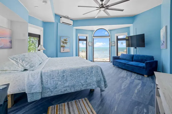 $3,899,000 | 1557 Long Beach Drive, Big Pine Key, FL 33043