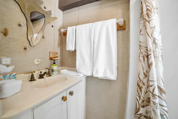 $3,899,000 | 1557 Long Beach Drive, Big Pine Key, FL 33043