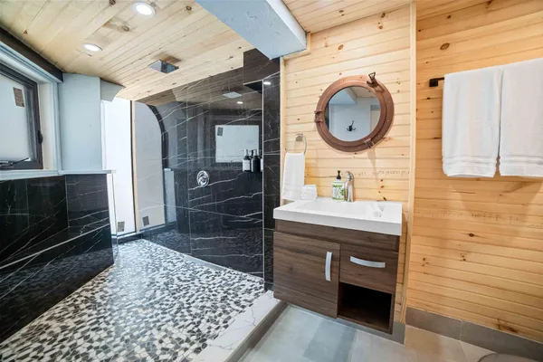 $3,899,000 | 1557 Long Beach Drive, Big Pine Key, FL 33043