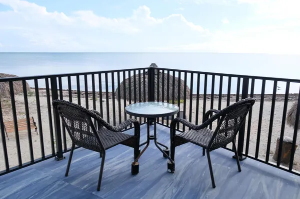 $3,899,000 | 1557 Long Beach Drive, Big Pine Key, FL 33043