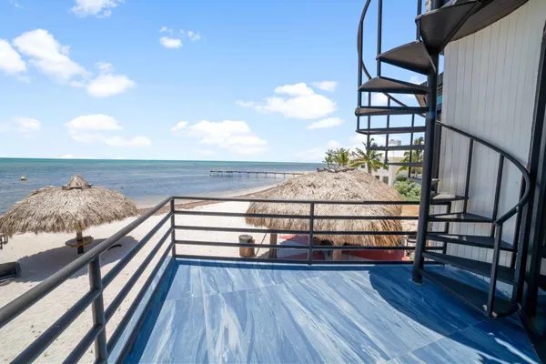 $3,899,000 | 1557 Long Beach Drive, Big Pine Key, FL 33043