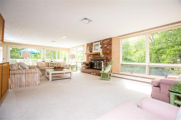 44 Page Road Weston, MA 02493 - Photo 8 of 20 Gallery Image 8
