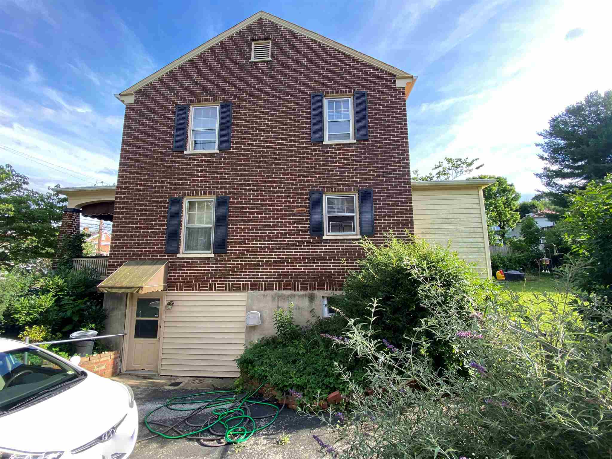 920 Spring Hill Road Staunton, VA 24401 - Photo 5 of 31 Gallery Image 5