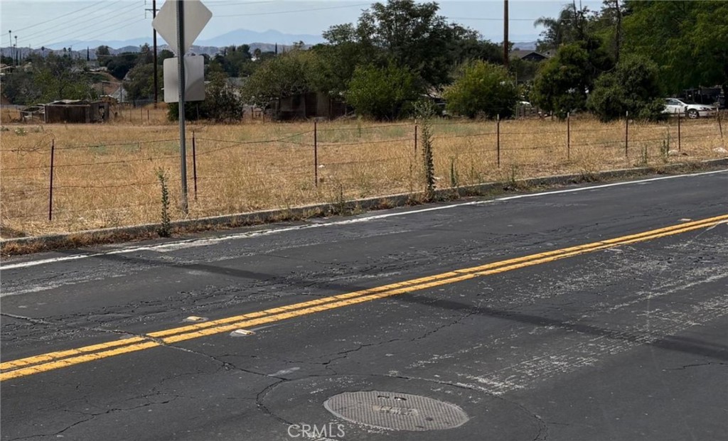 34529 Wildwood Canyon Road Yucaipa, CA 92399 - Photo 1 of 2 a backyard of a house