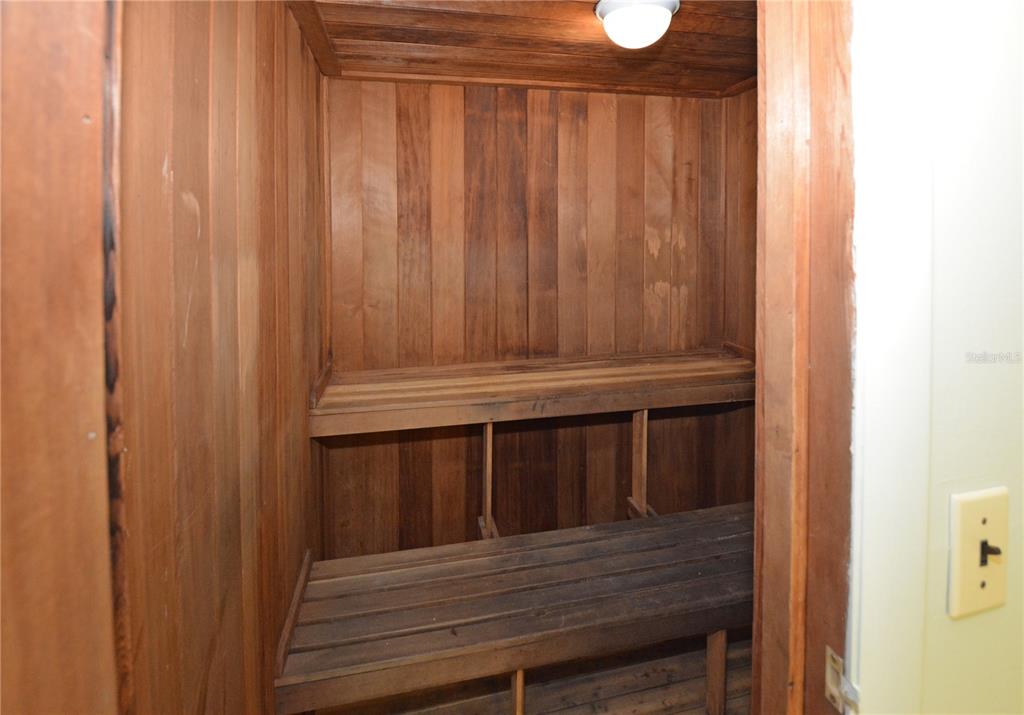 1 Key Capri, Unit 502E Treasure Island, FL 33706 - Photo 32 of 51 a view of door