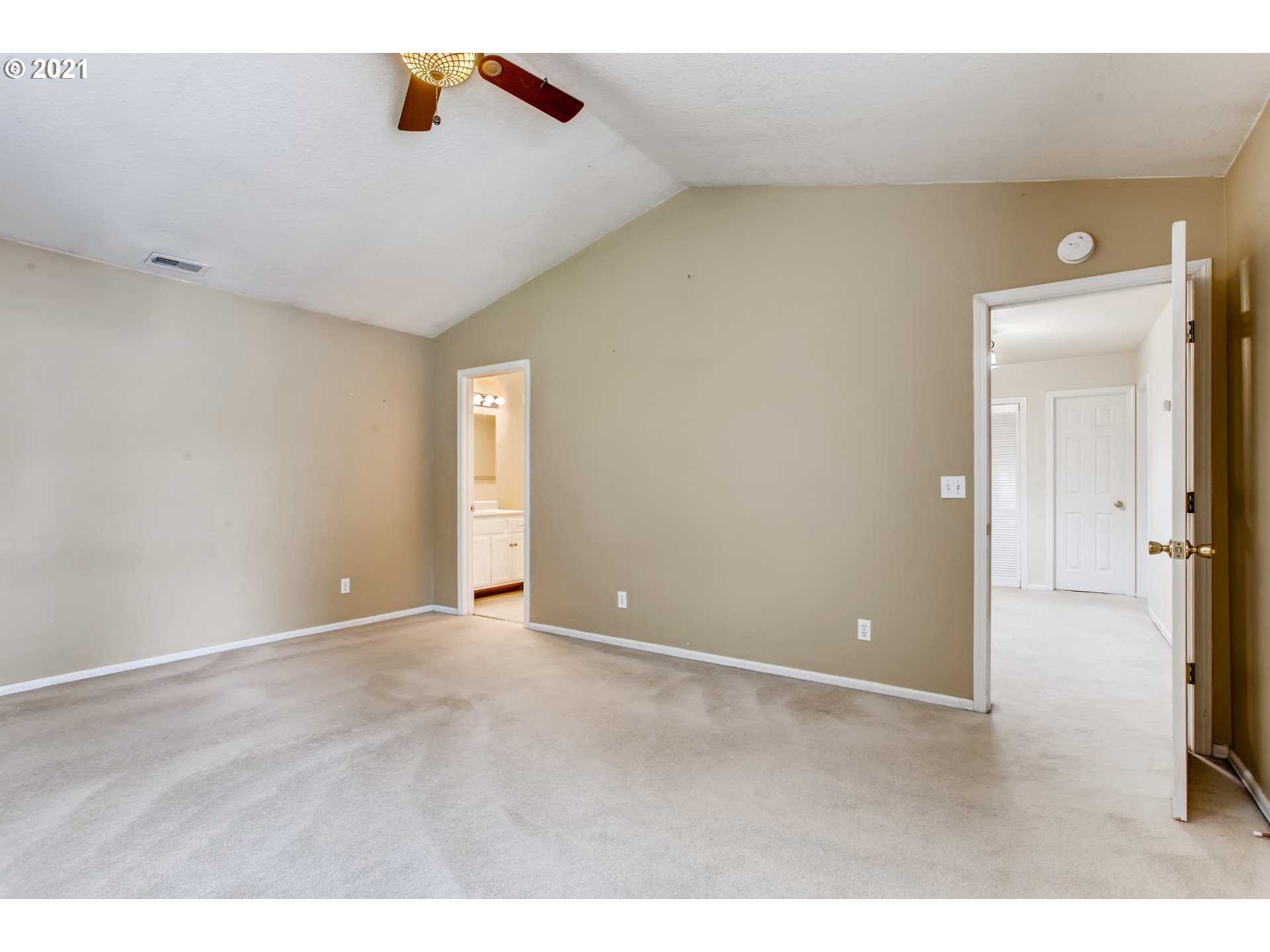8005 Southwest Devon Lane Portland, OR 97219 - Photo 18 of 32 Gallery Image 18