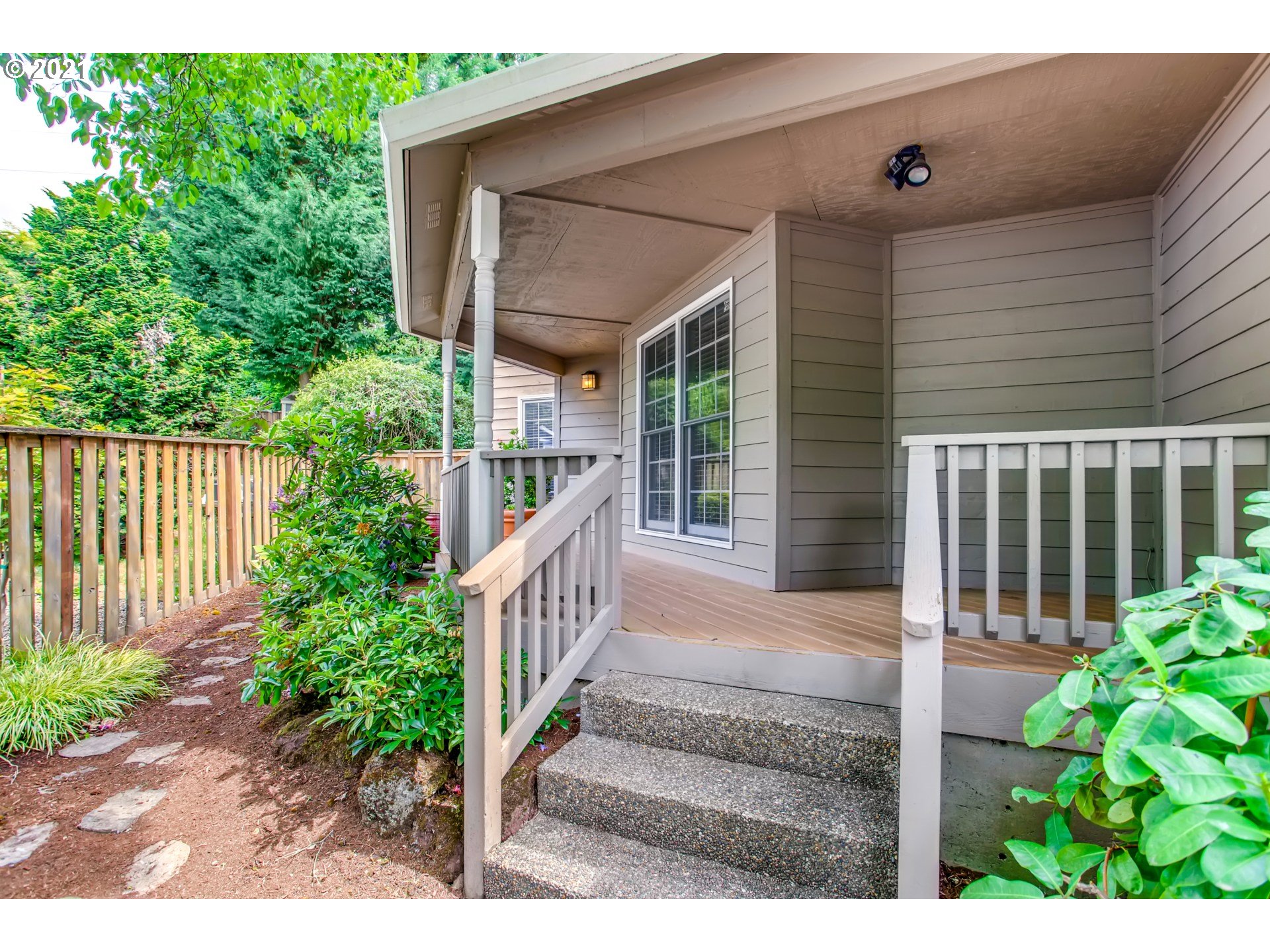 8005 Southwest Devon Lane Portland, OR 97219 - Photo 3 of 32 Gallery Image 3