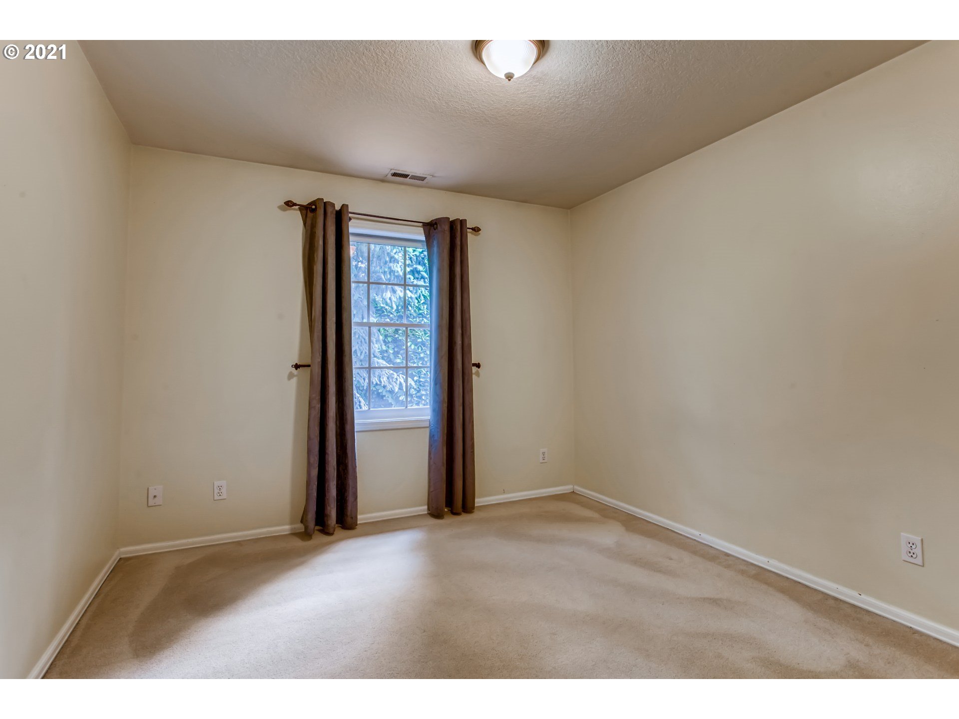 8005 Southwest Devon Lane Portland, OR 97219 - Photo 21 of 32 Gallery Image 21