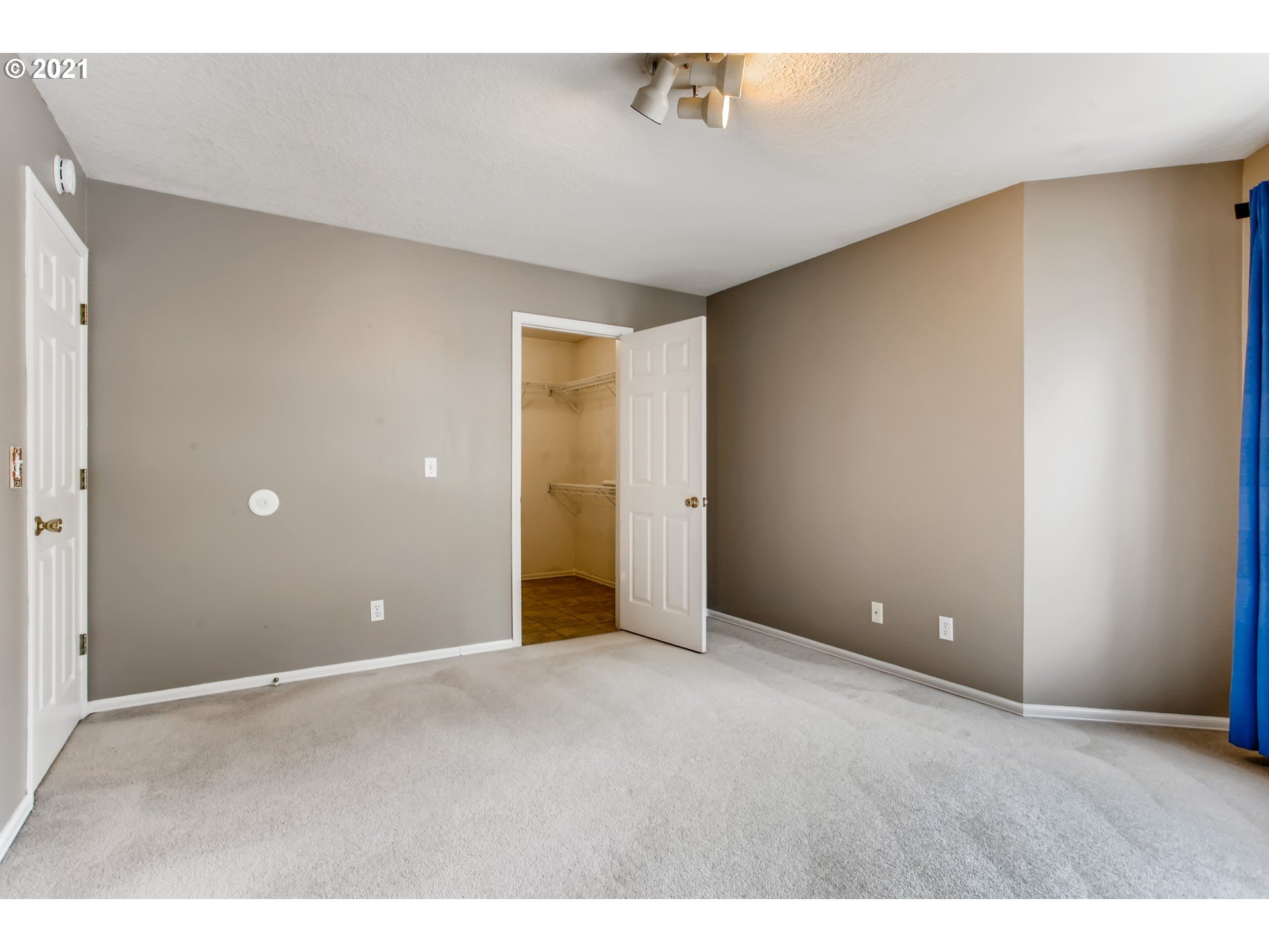 8005 Southwest Devon Lane Portland, OR 97219 - Photo 24 of 32 Gallery Image 24