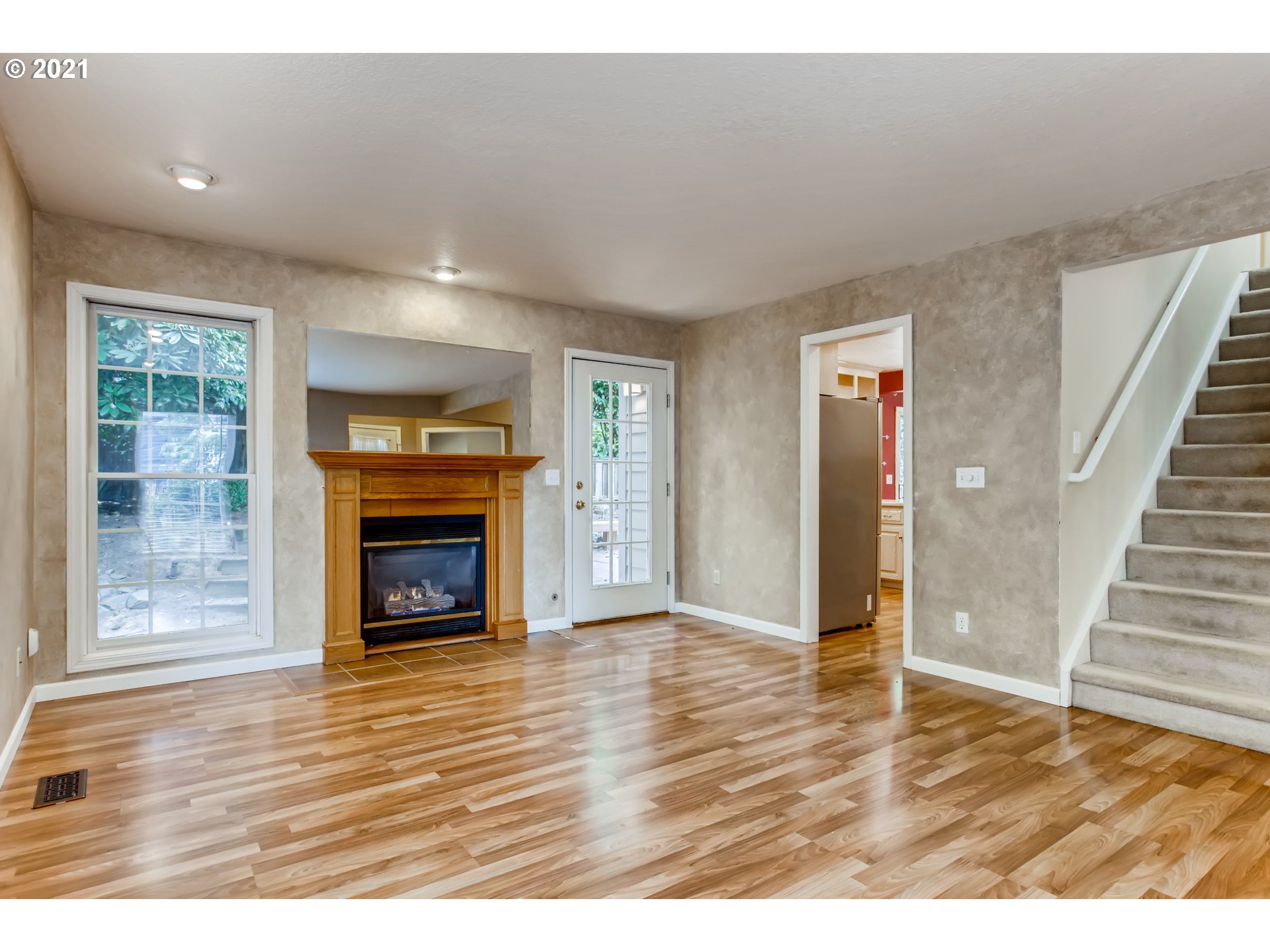 8005 Southwest Devon Lane Portland, OR 97219 - Photo 7 of 32 Gallery Image 7
