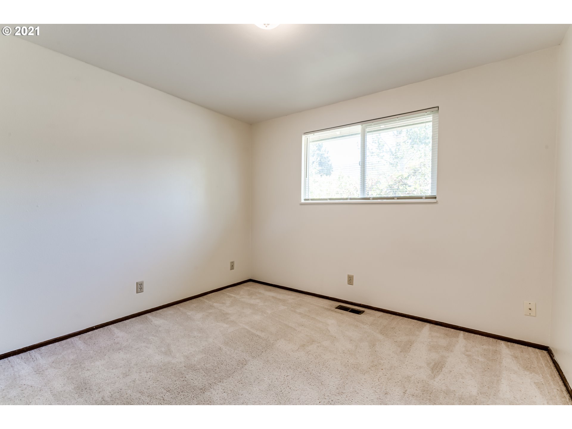 6926 D Street Springfield, OR 97478 - Photo 11 of 20 Gallery Image 11