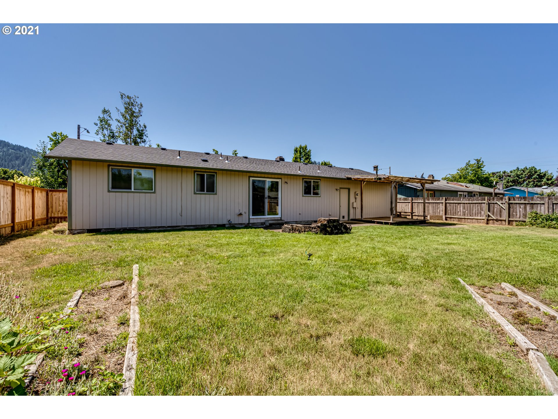 6926 D Street Springfield, OR 97478 - Photo 17 of 20 Gallery Image 17