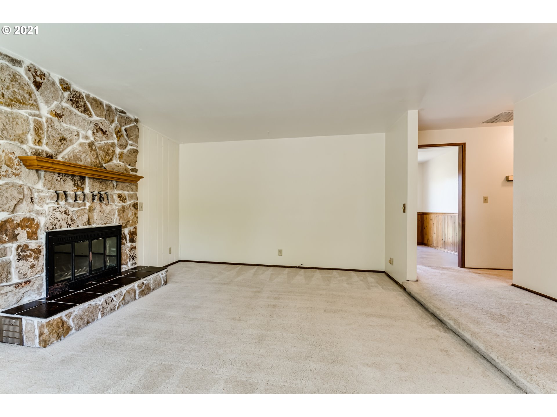 6926 D Street Springfield, OR 97478 - Photo 4 of 20 Gallery Image 4