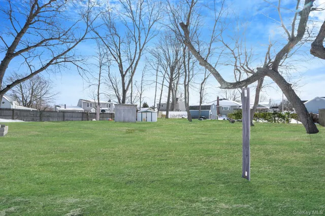 $625,000 | 90 Winchester Drive, Lindenhurst, NY 11757