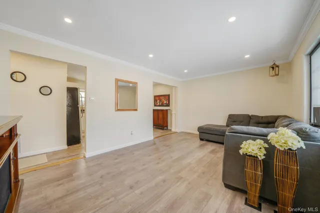 $625,000 | 90 Winchester Drive, Lindenhurst, NY 11757