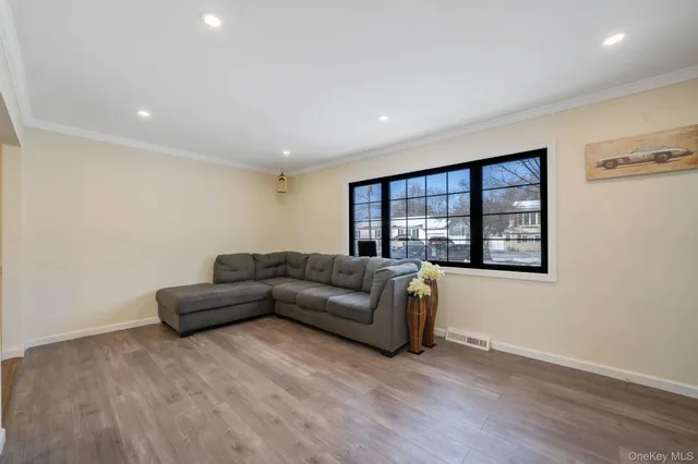 $625,000 | 90 Winchester Drive, Lindenhurst, NY 11757