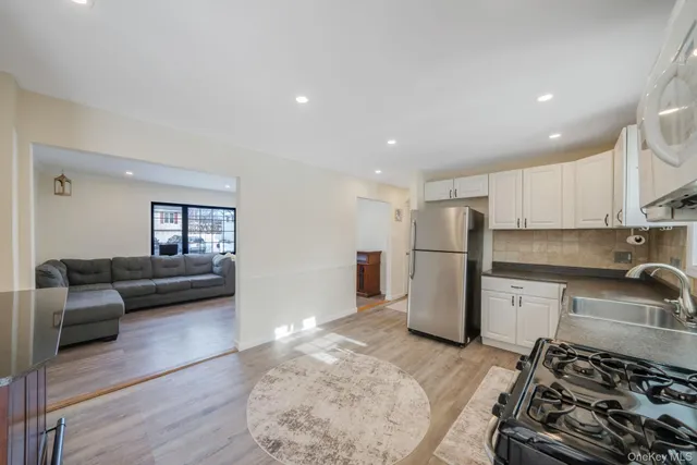 $625,000 | 90 Winchester Drive, Lindenhurst, NY 11757