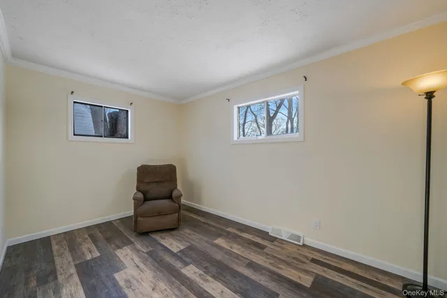 $625,000 | 90 Winchester Drive, Lindenhurst, NY 11757