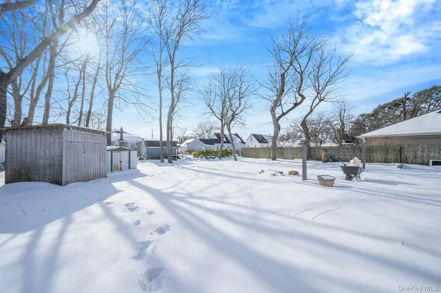 $625,000 | 90 Winchester Drive, Lindenhurst, NY 11757