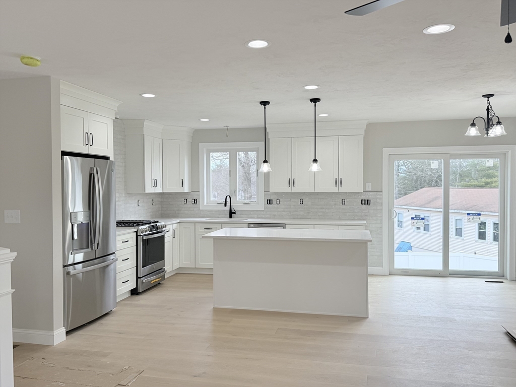 3 Memory Lane Billerica, MA 01821 - Photo 4 of 22