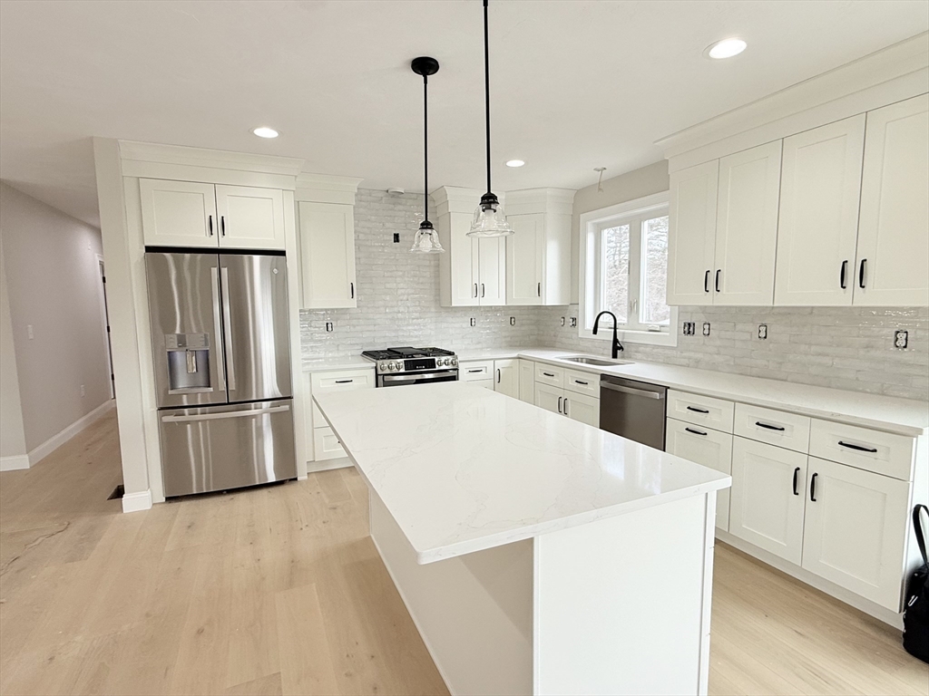 3 Memory Lane Billerica, MA 01821 - Photo 6 of 22