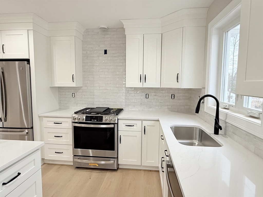 3 Memory Lane Billerica, MA 01821 - Photo 7 of 22