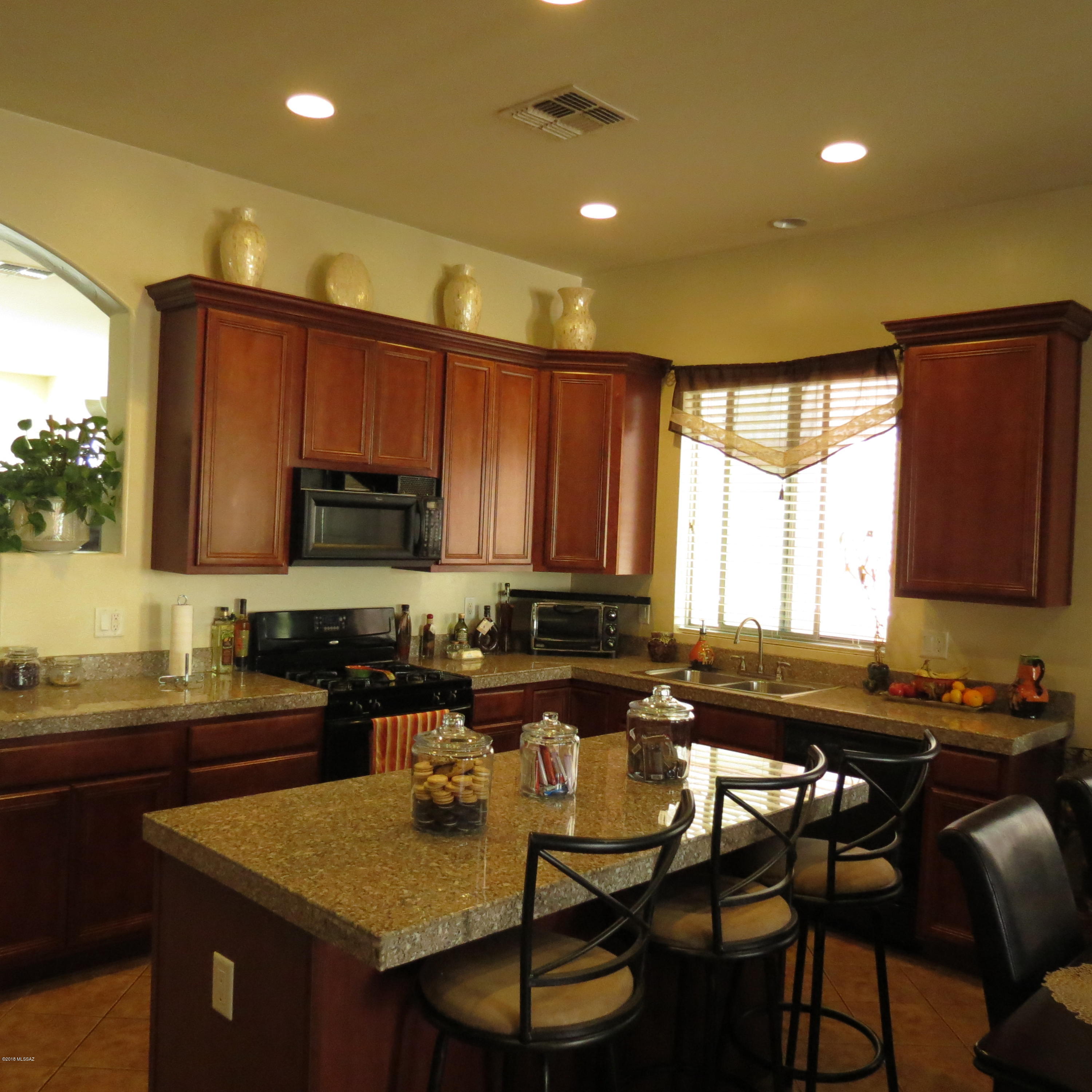 1210 West Rodriguez Road Tucson, AZ 85755 - Photo 3 of 24