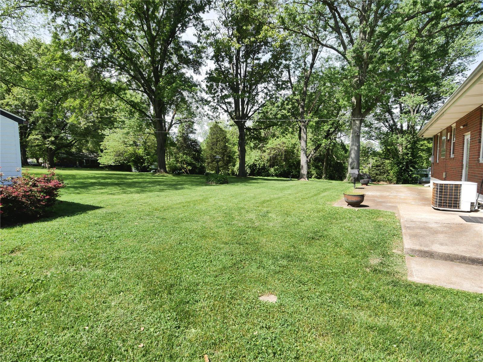 1102 Stein Road St. Louis, MO 63135 - Photo 11 of 44 Gallery Image 11