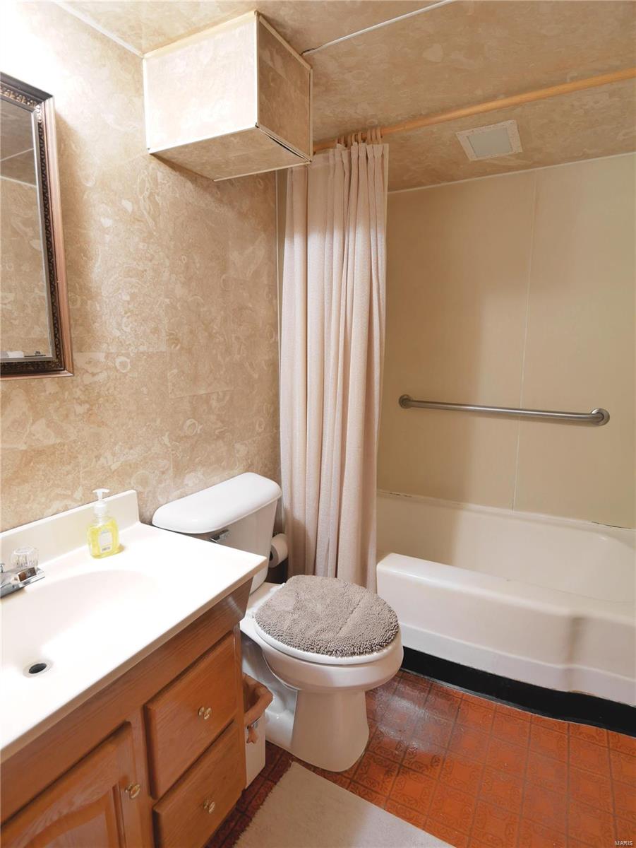 1102 Stein Road St. Louis, MO 63135 - Photo 23 of 44 Gallery Image 23
