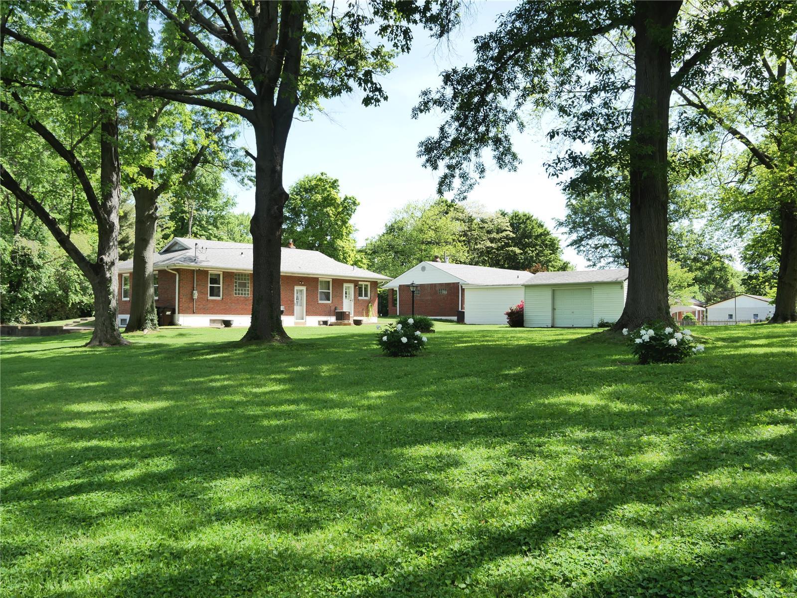1102 Stein Road St. Louis, MO 63135 - Photo 7 of 44 Gallery Image 7