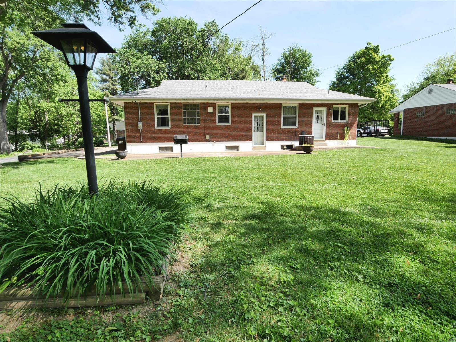 1102 Stein Road St. Louis, MO 63135 - Photo 8 of 44 Gallery Image 8